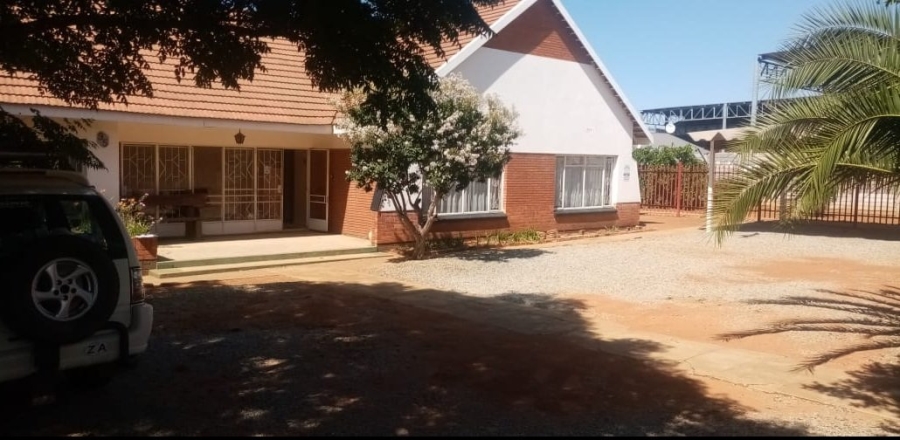 4 Bedroom Property for Sale in Wilkoppies North West
